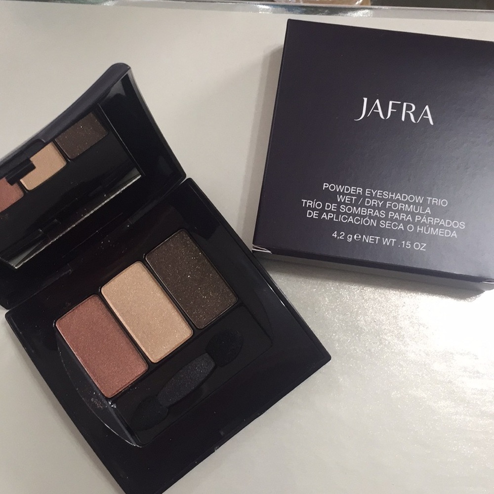 JAFRA EYESHADOW